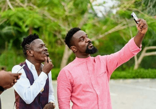 VIDEO: Sarkodie Calls On Shatta Wale To A Boxing Fight<span class="wtr-time-wrap after-title"><span class="wtr-time-number">1</span> min read</span>