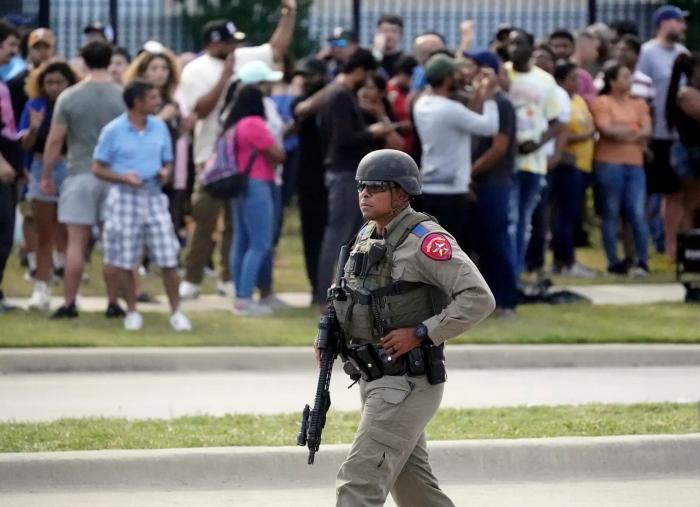 9 Dead And 3 In Critical Condition After Mass Shooting At Texas Outlet Mall<span class="wtr-time-wrap after-title"><span class="wtr-time-number">2</span> min read</span>