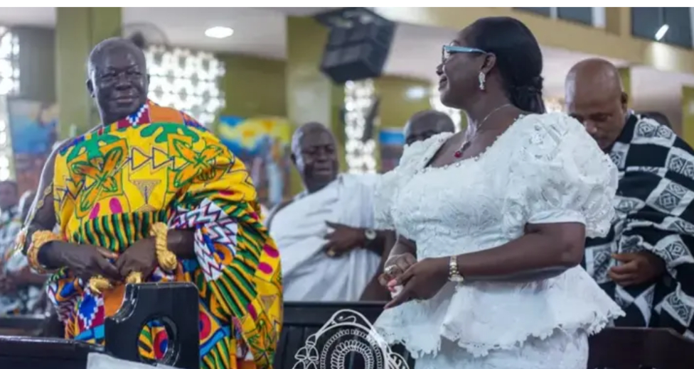 Asantehene, Wife Jet Off To King Charles lll Coronation<span class="wtr-time-wrap after-title"><span class="wtr-time-number">1</span> min read</span>