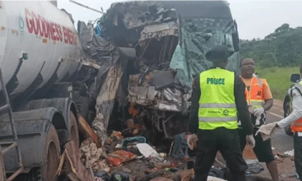 C/R: Accra-Bound Yutong Bus & Fuel Tanker Accident Leave 15 Dead, 25 Injured