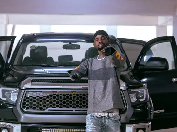 Black Sherif Gets Two Brand New Cars For Winning VGMA ‘Artiste Of The Year’<span class="wtr-time-wrap after-title"><span class="wtr-time-number">1</span> min read</span>