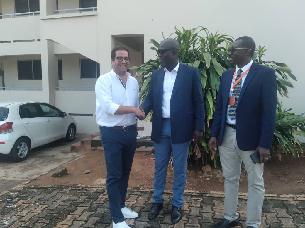 Prof Otchere Addai-Mensah,  Chief Executive Officer of KATH in handshake with the Managing Director of Neuce Paints, Jonathan Costa after the latter promised to paint the Nurses block and fence wall of the hospital today after a tour