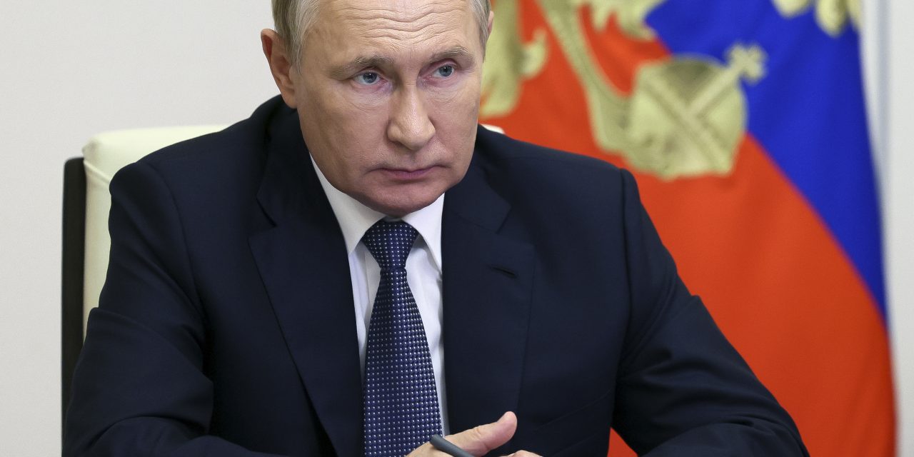 Kremlin Drone Attack: Russia Accuses Ukraine Of Trying To Assassinate Putin<span class="wtr-time-wrap after-title"><span class="wtr-time-number">2</span> min read</span>
