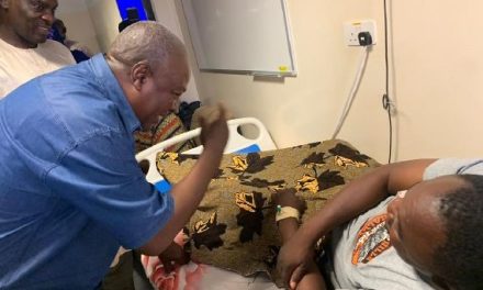 John Mahama Visits Journalist, Others Involved In Accident