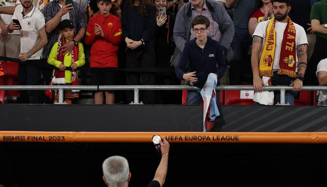 Jose Mourinho Throws Away His Losers Medal After Losing Europa League To Sevilla<span class="wtr-time-wrap after-title"><span class="wtr-time-number">2</span> min read</span>