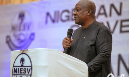 Corruption Must Be Fought Now – Mahama To African Leaders, Business Owners
