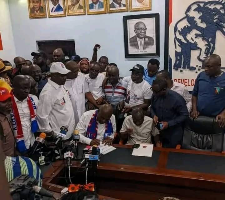 NPP Race: Kennedy Agyapong Files Nomination Accompanied By Kwesi Nyantakyi<span class="wtr-time-wrap after-title"><span class="wtr-time-number">1</span> min read</span>