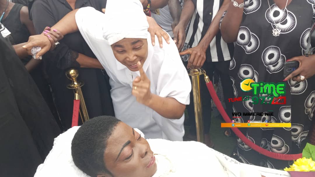 Kumawood Actress Nana Yaa Appiah’s 17-Year-Old Daughter Laid To Rest<span class="wtr-time-wrap after-title"><span class="wtr-time-number">1</span> min read</span>