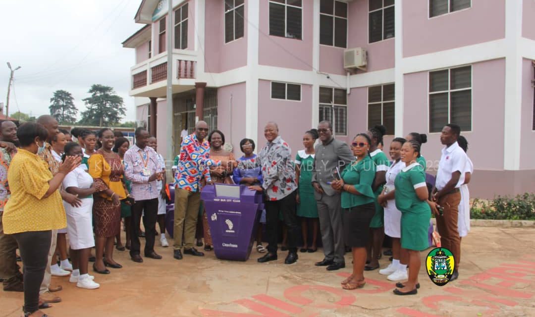 KMA Assists Suntreso Hospital With 30 Waste Bins.<span class="wtr-time-wrap after-title"><span class="wtr-time-number">2</span> min read</span>