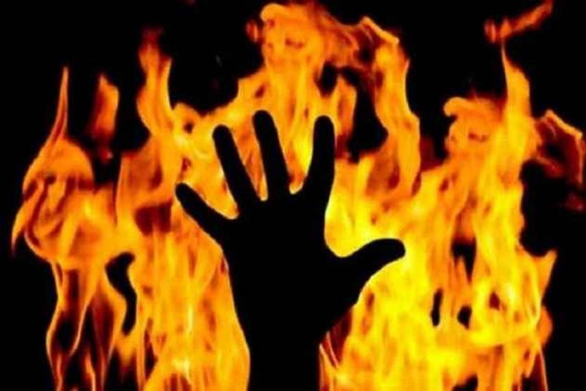 25 Year Old Man Set Ablaze For Allegedly Killing 70 Year Old Woman<span class="wtr-time-wrap after-title"><span class="wtr-time-number">1</span> min read</span>