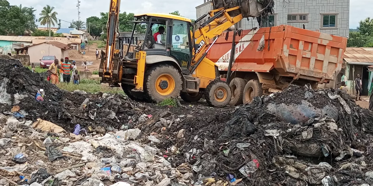 Zoomlion Clears Refuse Heaps In Five Districts In Oti Region<span class="wtr-time-wrap after-title"><span class="wtr-time-number">2</span> min read</span>