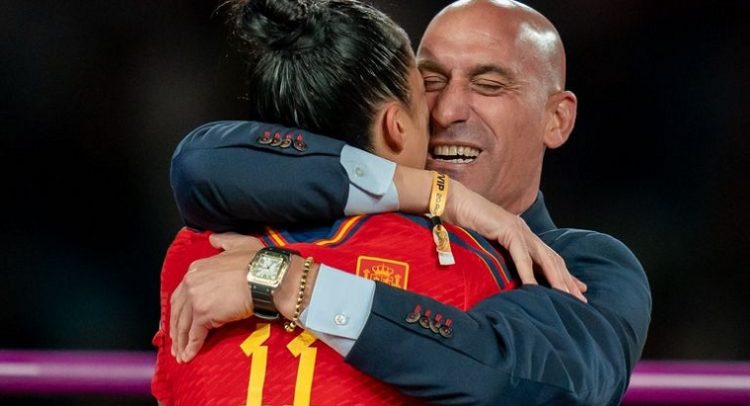 UN Backs Kissed Spanish Player<span class="wtr-time-wrap after-title"><span class="wtr-time-number">1</span> min read</span>