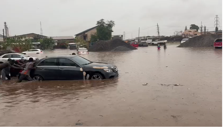 Accra floods: Homes, Businesses, And Cars Submerged In Water<span class="wtr-time-wrap after-title"><span class="wtr-time-number">1</span> min read</span>