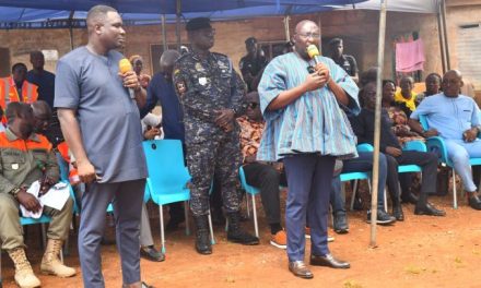 VP Bawumia Donates GHC160,000 To Volta Dam Displaced Victims