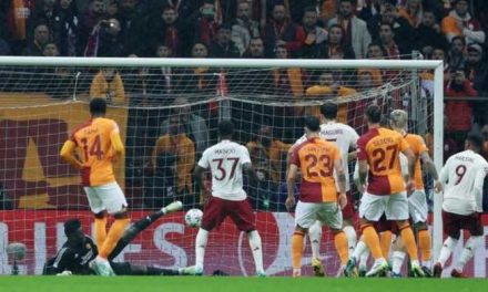 Man United’s Champions League Fate Hangs In Balance After Draw At Galatasaray