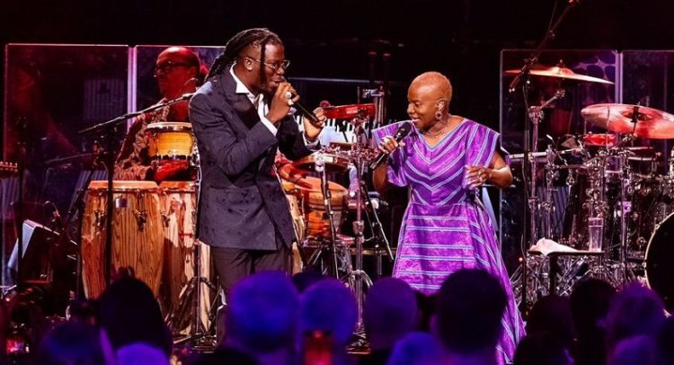 Stonebwoy, Angelique Kidjo Perform In London<span class="wtr-time-wrap after-title"><span class="wtr-time-number">2</span> min read</span>