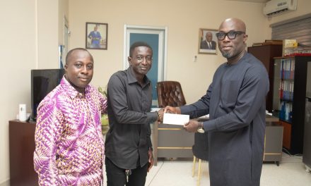 Executive Director Of NSS Donates GHC30,000 Towards KATH Renovation Project
