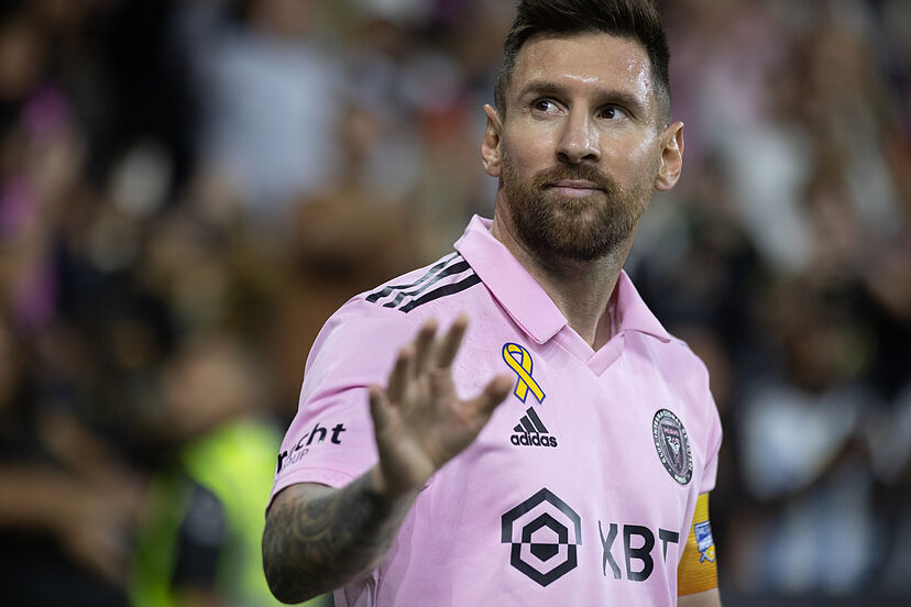 Lionel Messi Defends Injury Absence In Hong Kong Friendly After Fans Boo<span class="wtr-time-wrap after-title"><span class="wtr-time-number">2</span> min read</span>