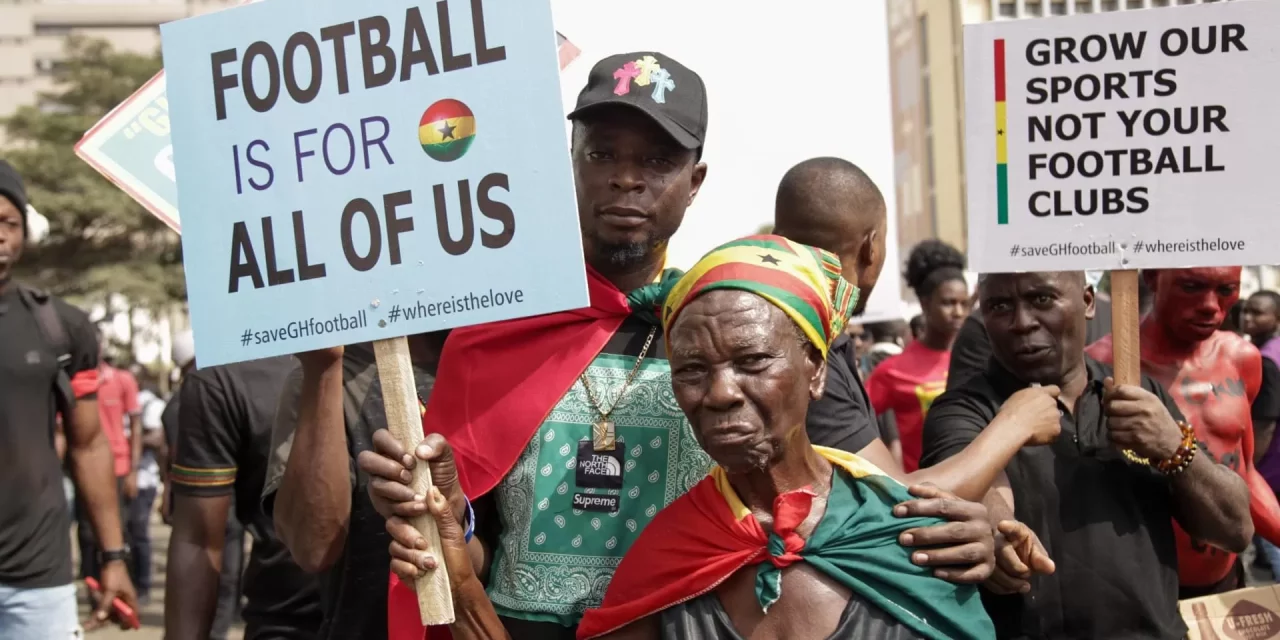 Protesters Demand Drastic Measures To Save Ghana Football<span class="wtr-time-wrap after-title"><span class="wtr-time-number">2</span> min read</span>