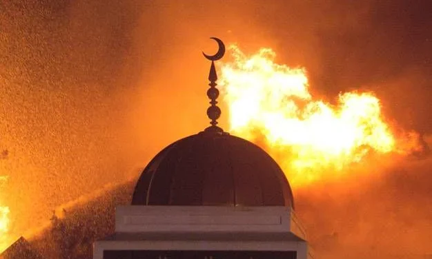 Man Sets Mosque Ablaze After Locking Worshippers Inside
