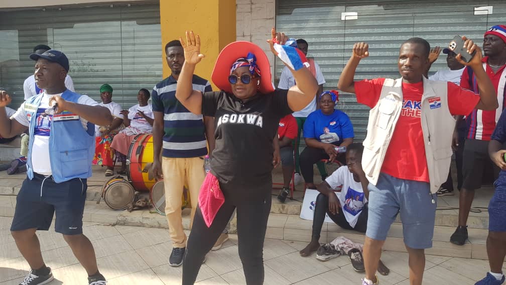 [PICTURES] Mama Pat Shakes Asokwa, Leads Thousands Of NPP Supporters in Unity Walk<span class="wtr-time-wrap after-title"><span class="wtr-time-number">2</span> min read</span>
