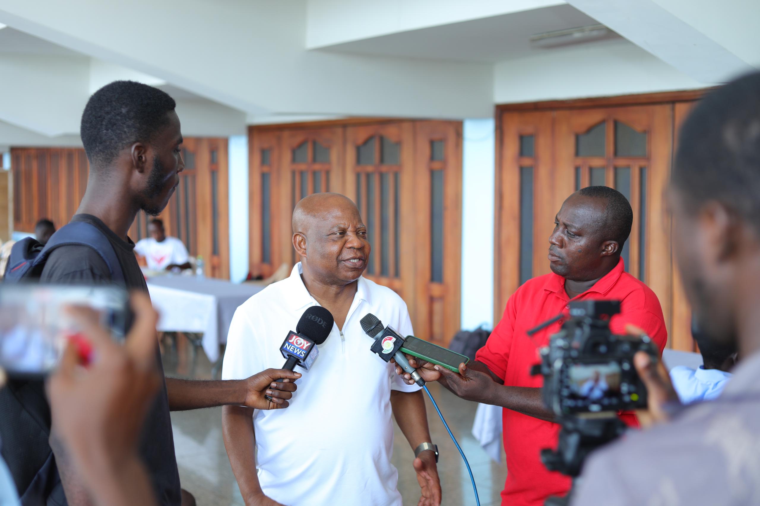 Rev Ransford Obeng speaking to the media during the blood donation exercise