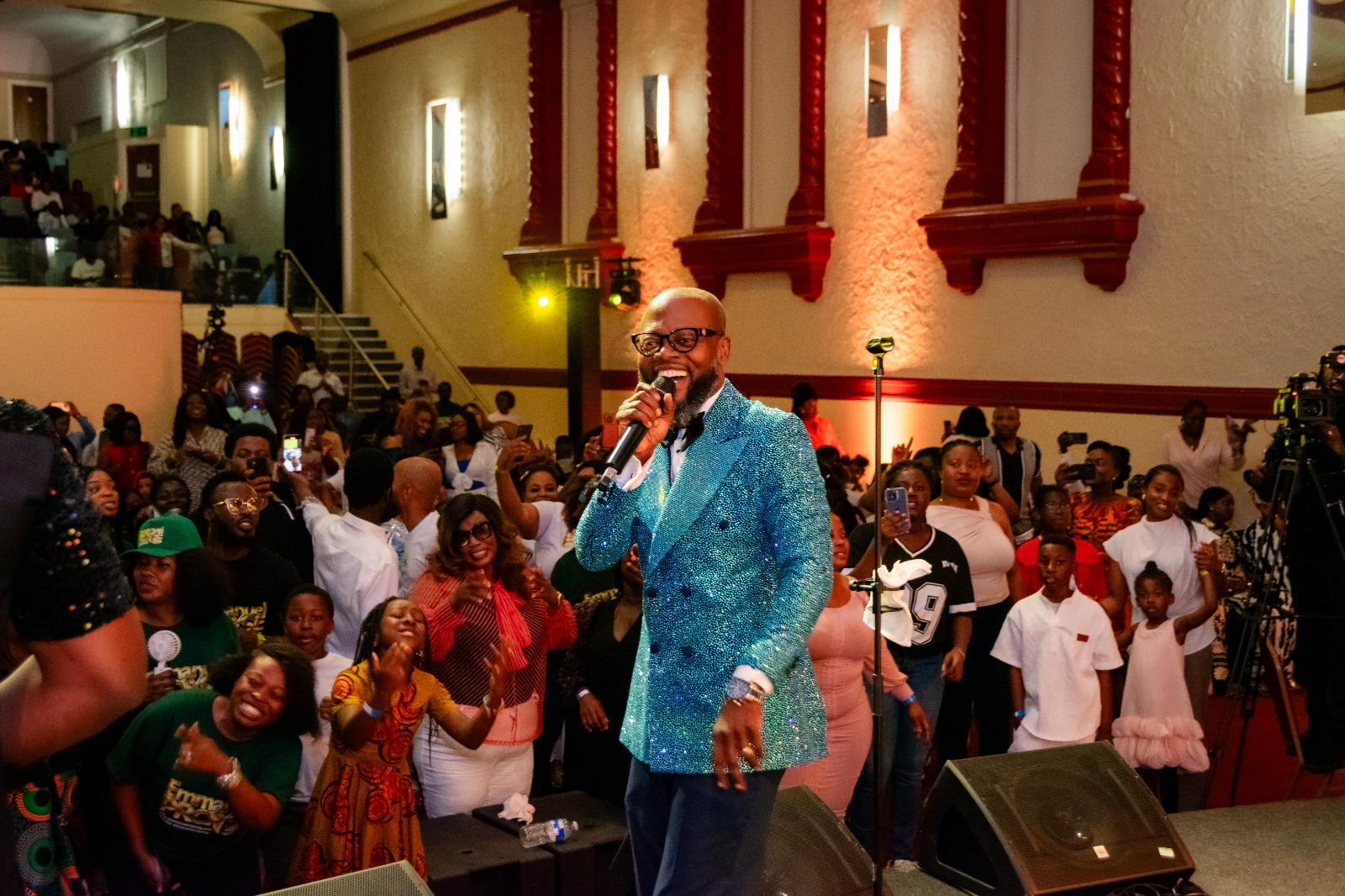 Alex Acheampong ministering to patrons at the Emmanuel Praise 2024 event
