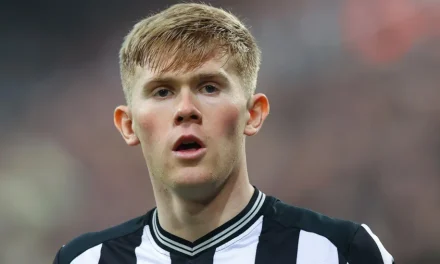 Newcastle Sign Defender Hall From Chelsea For £28m