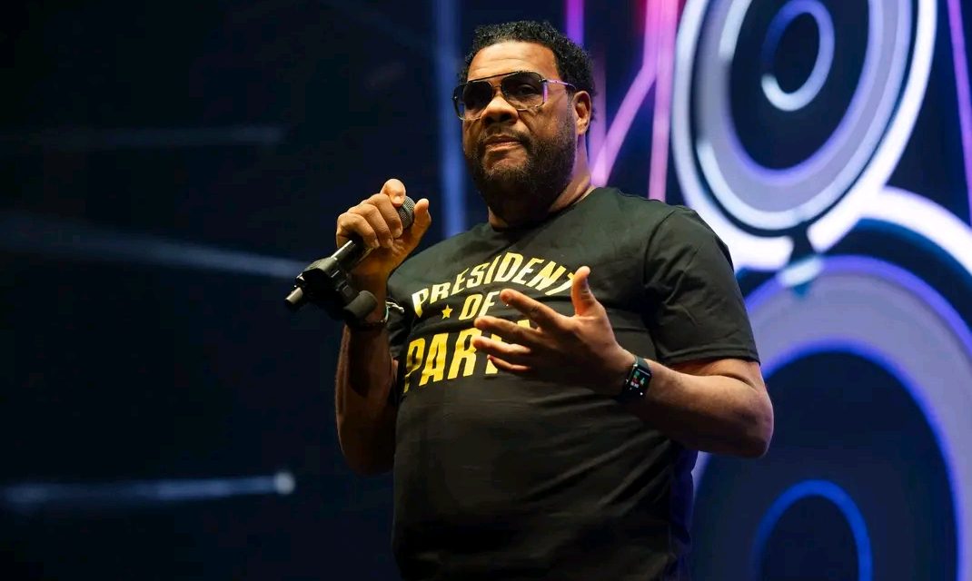 US Rapper Fatman Scoop Dies After Collapsing on Stage<span class="wtr-time-wrap after-title"><span class="wtr-time-number">2</span> min read</span>