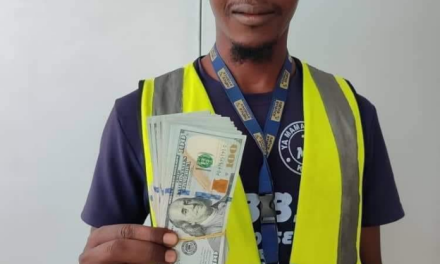 Airport Worker Returns $10,000 Found in Plane